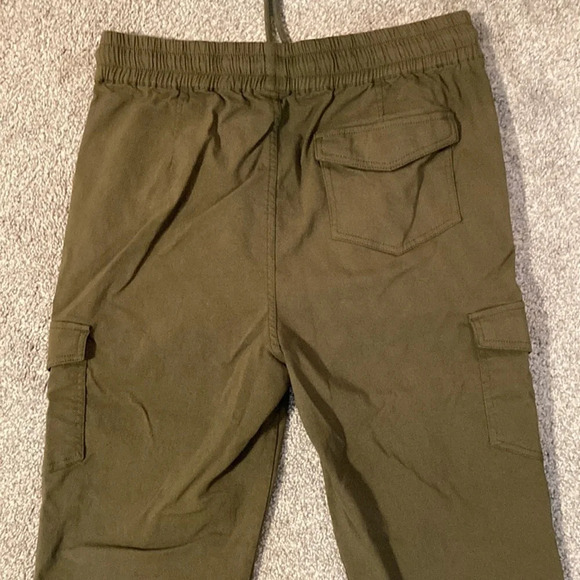 Olive Stretch Capri Pants - Picture 10 of 12